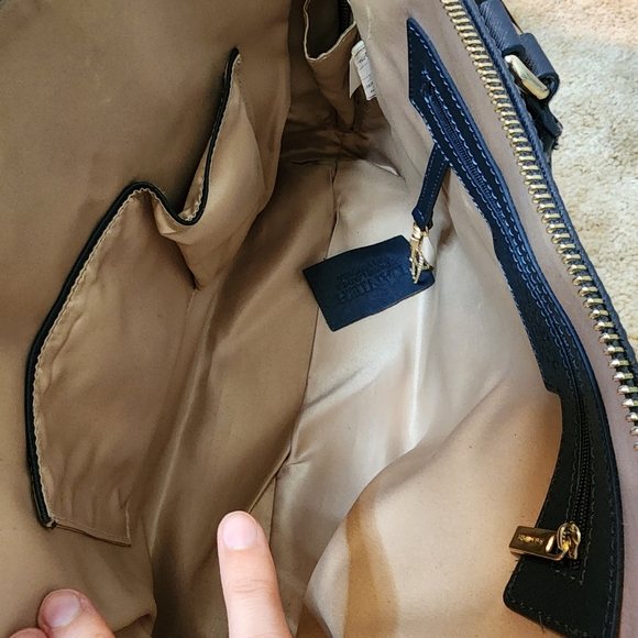 Genuine Leather Danier Top Handle Purse In A Dark Blue almost Black - Picture 9 of 13